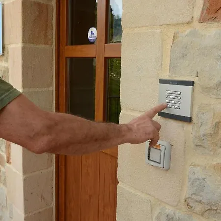 Usandi Auto Check-in Hostel *