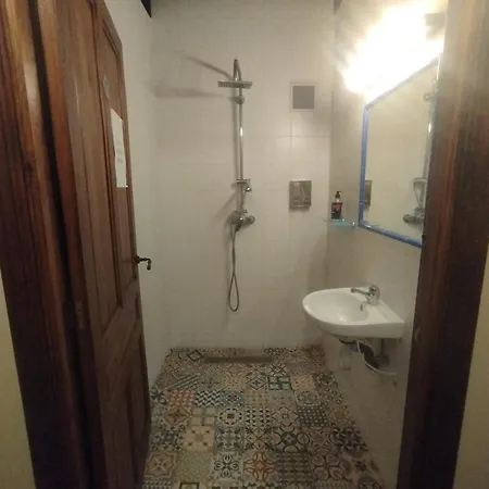 Hostel Usandi Auto Check-in