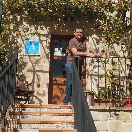 Usandi Auto Check-in Hostel