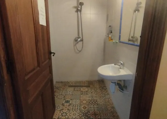 Usandi Auto Check-in Hostel